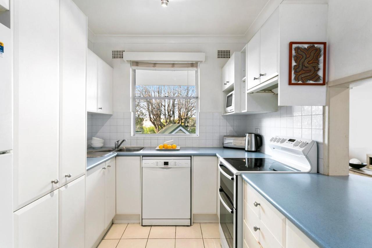 Rag03 - Balmoral Bliss - Spacious 2 Bedroom Apartment *
